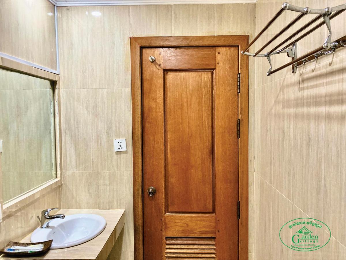 Garden Village Guesthouse & Pool Bar Сием Реап Екстериор снимка
