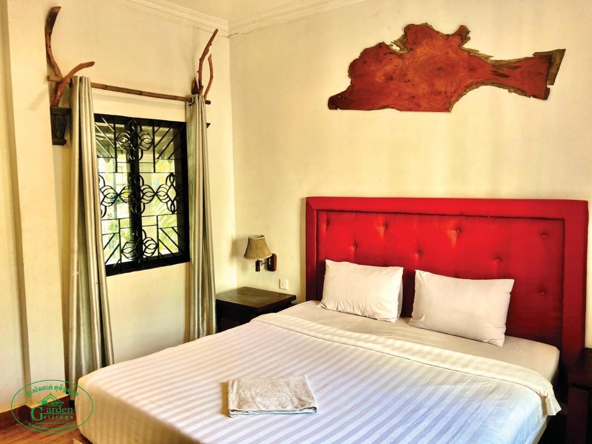 Garden Village Guesthouse & Pool Bar Сием Реап Екстериор снимка
