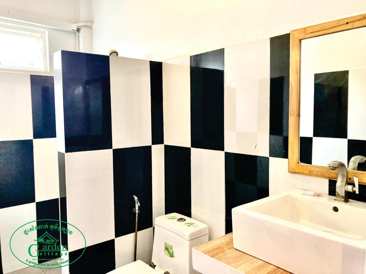 Garden Village Guesthouse & Pool Bar Сием Реап Екстериор снимка