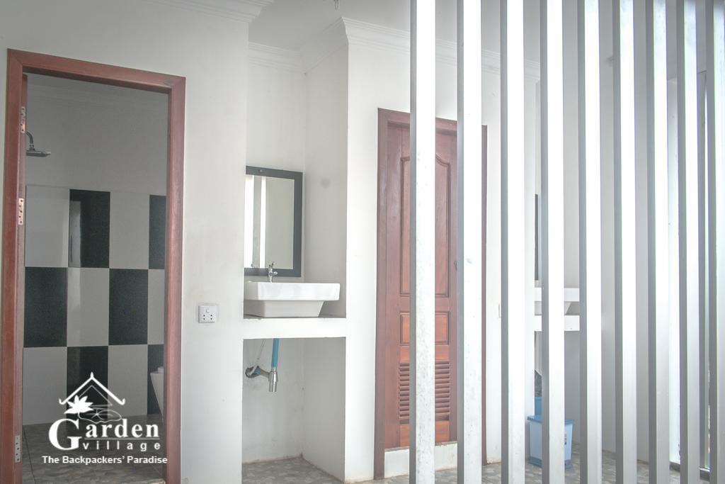 Garden Village Guesthouse & Pool Bar Сием Реап Екстериор снимка